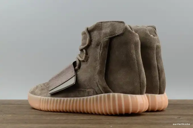 BY2456 Light 750 Yeezy adidas Boost Brown 0522
